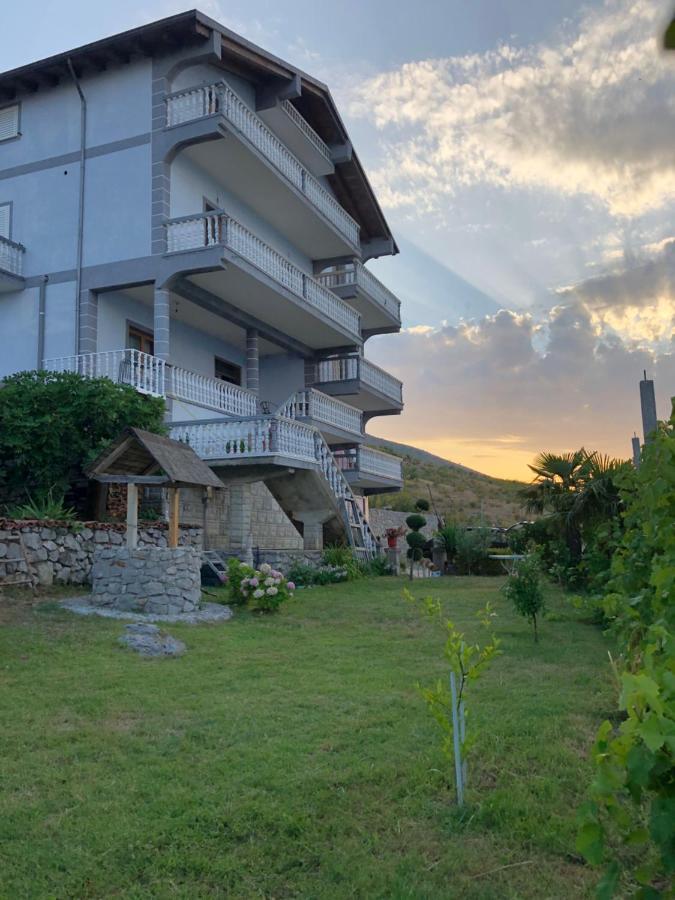 Bella Vista Acomodação com café da manhã Shkodër Exterior foto