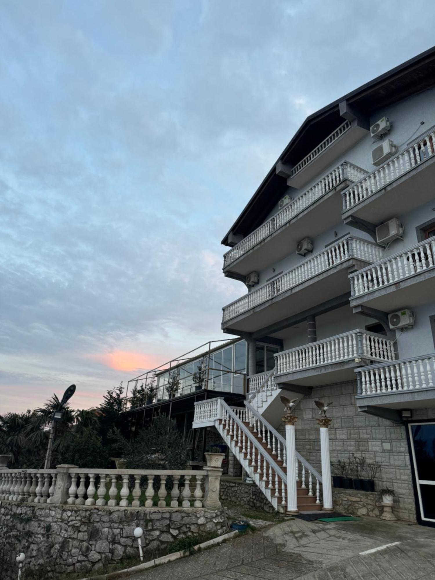 Bella Vista Acomodação com café da manhã Shkodër Exterior foto